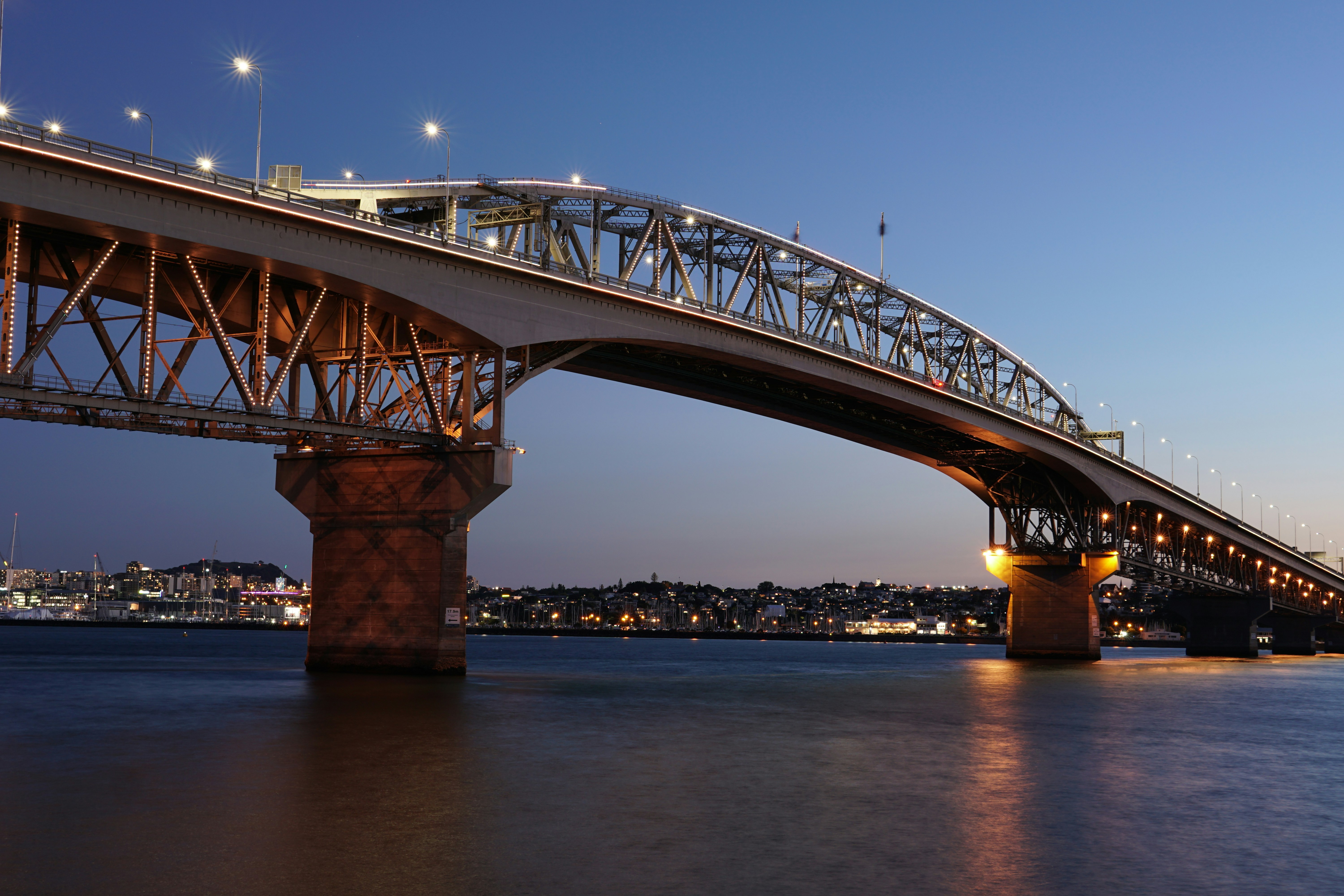 Auckland Harbour Bridge — North Shore