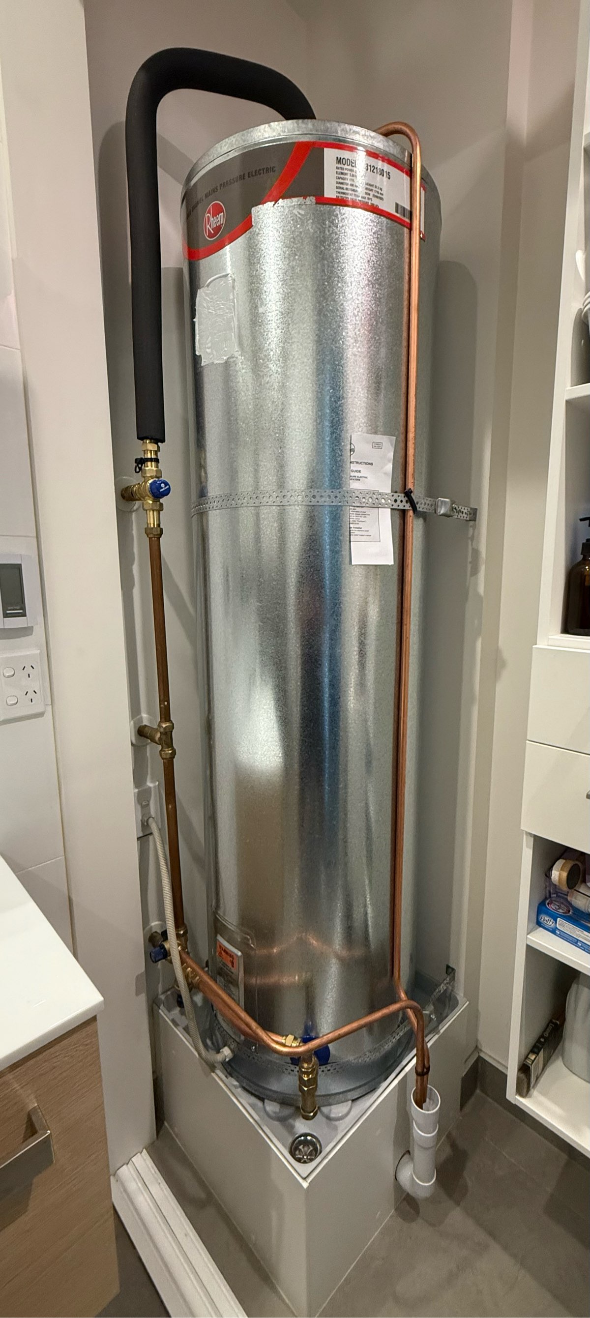 Rheem mains pressure electric hot water cylinder